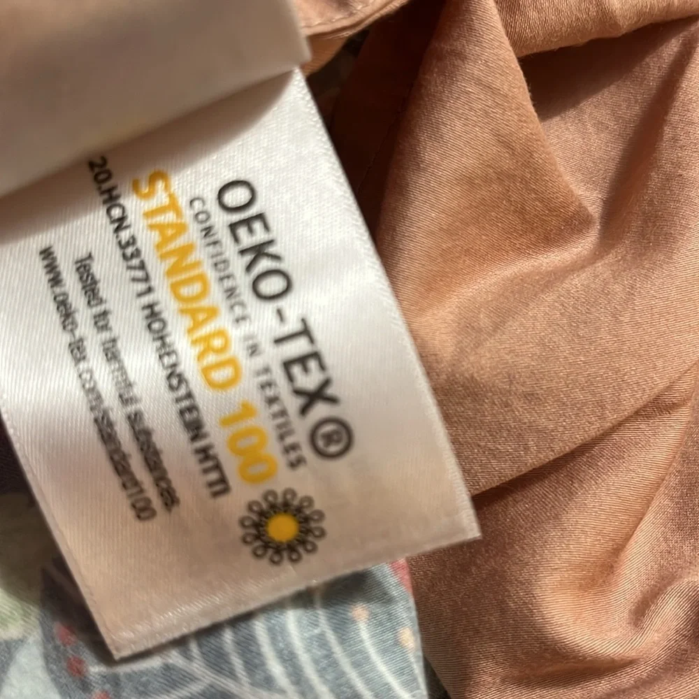 Eikei Home Medallion Pair of Standard Shams NEW